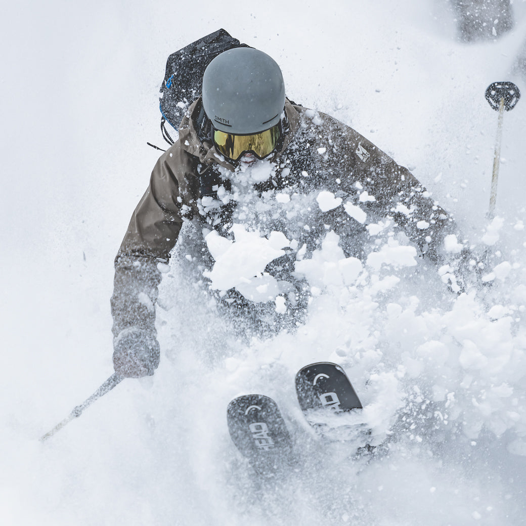 <b>GRANDS MONTETS</b><br>一套滑雪服，<br>
征服所有雪山